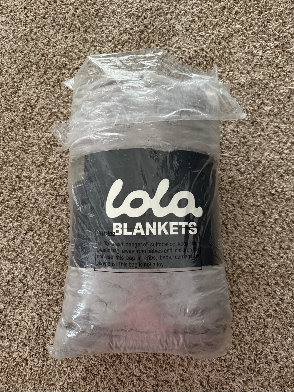 Lola blankets large silver linings